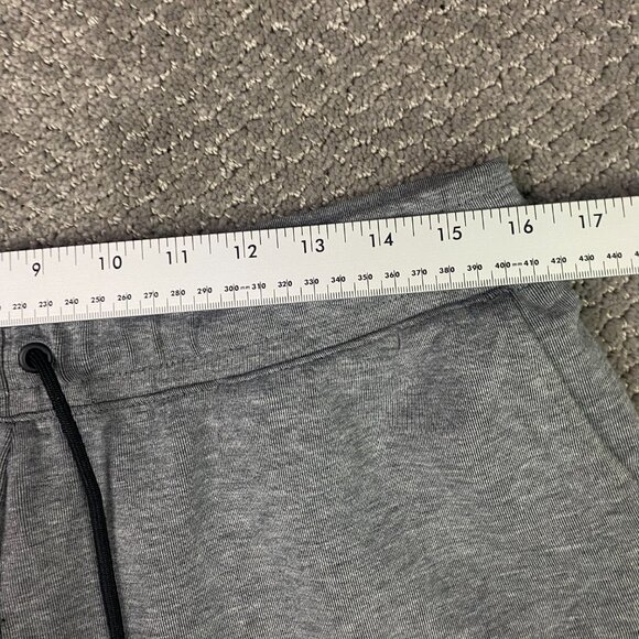 Nike Tech Fleece Shorts Men's Large Gray Gym Running Sweat Training 805160 091 - Picture 10 of 14